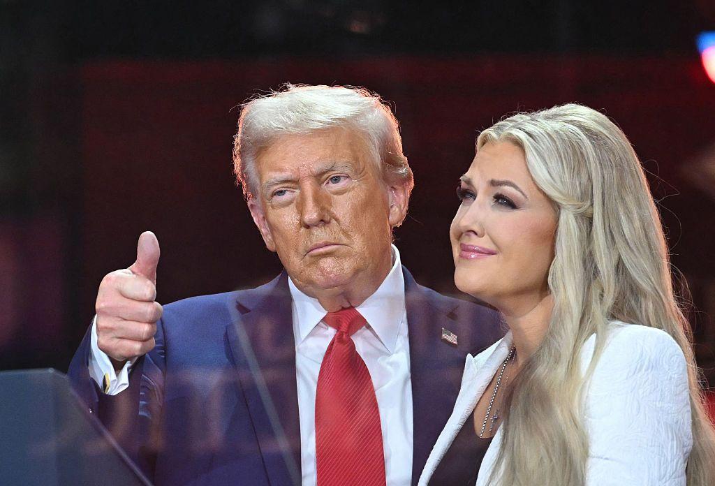 Donald Trump y Erika Kirk
