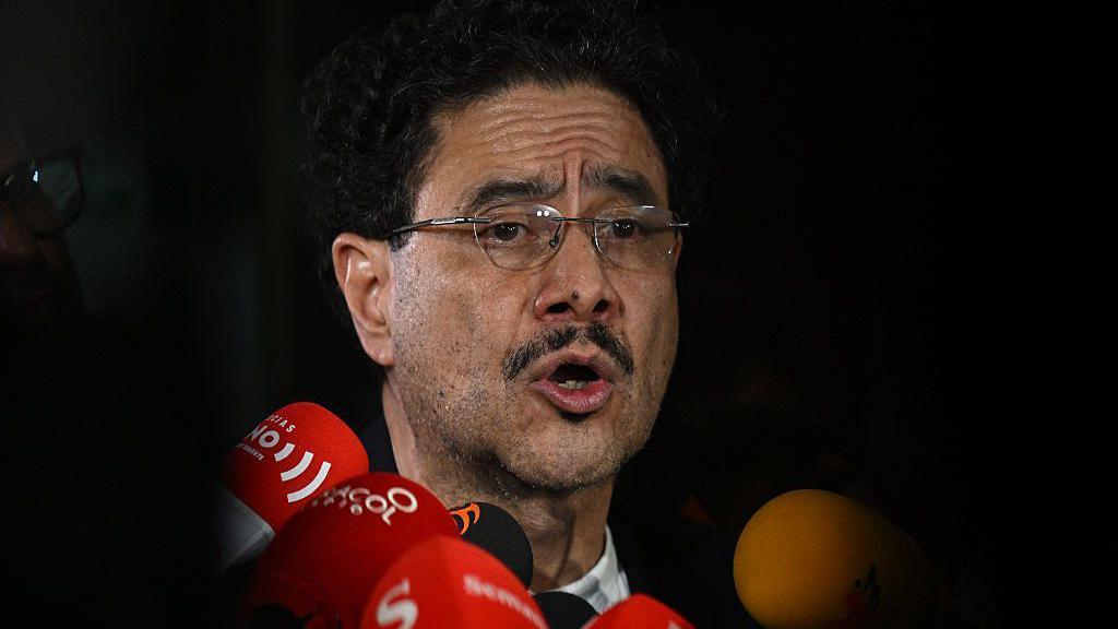 Iván Cepeda, senador colombiano, a la salida del juzgado este 28 de julio.