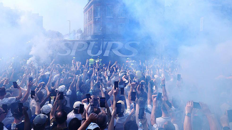 Premier League: Spurs and West Ham bid to avoid drop on final day