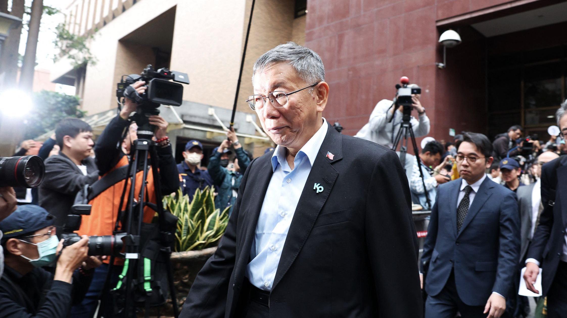 柯文哲步出台北地方法院