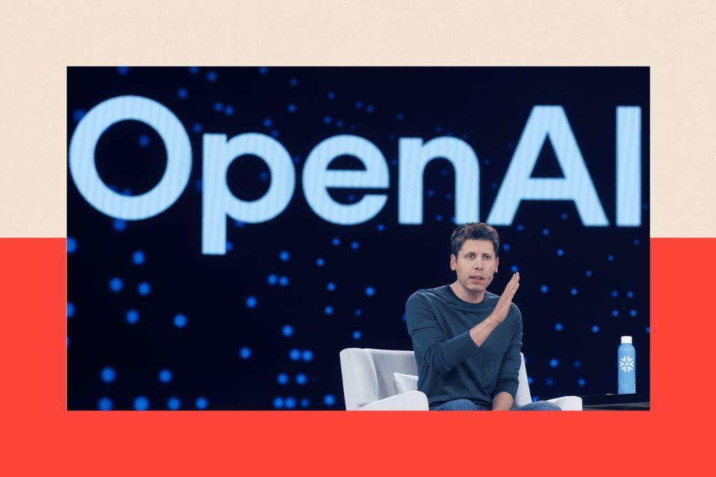 Sam Altman, sentado, dando un discurso