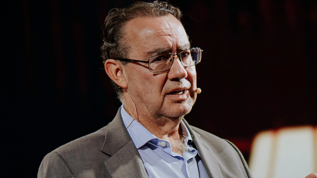 Augusto Cury durante uma palestra