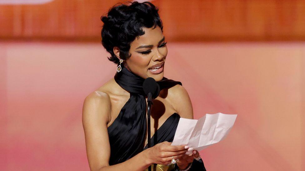 Tejana Tejlor na dodeli zlatnog globusa