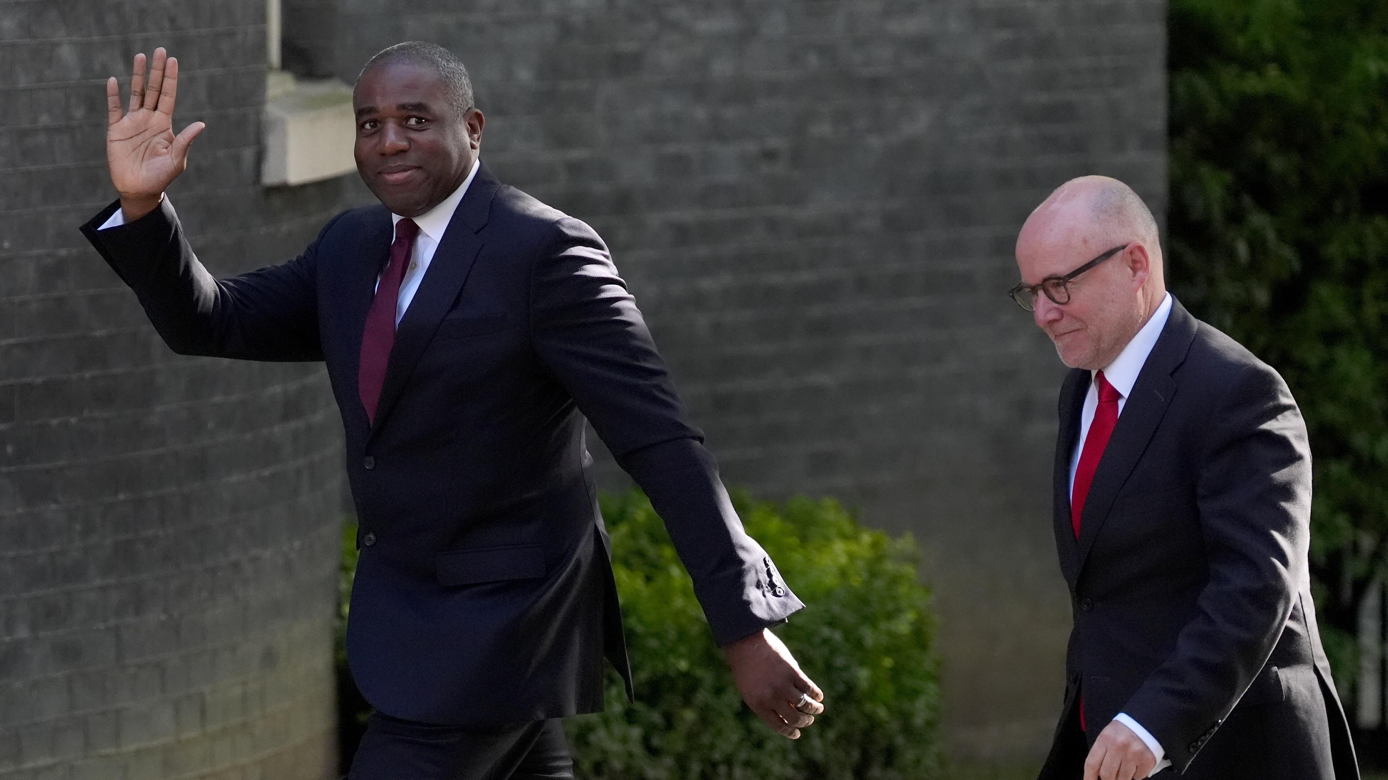 Ministers arrive at No 10 as Starmer faces crunch meeting with cabinet split over his future
