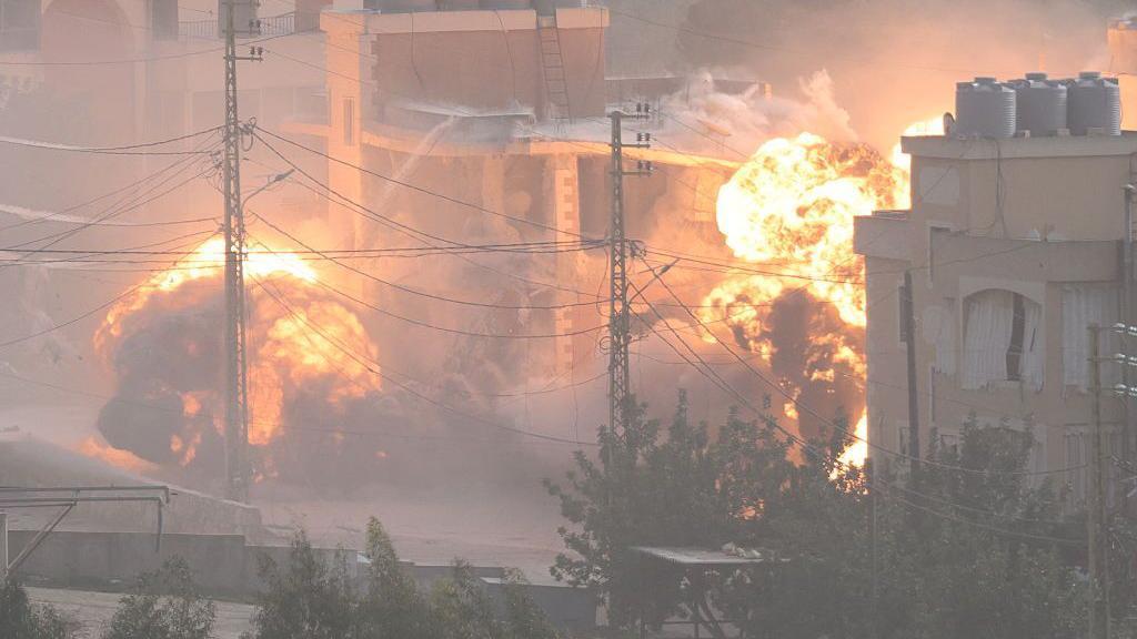 serangan Israel di Desa Kfar Tibnit, Lebanon selatan, pada 2 Februari 2026.