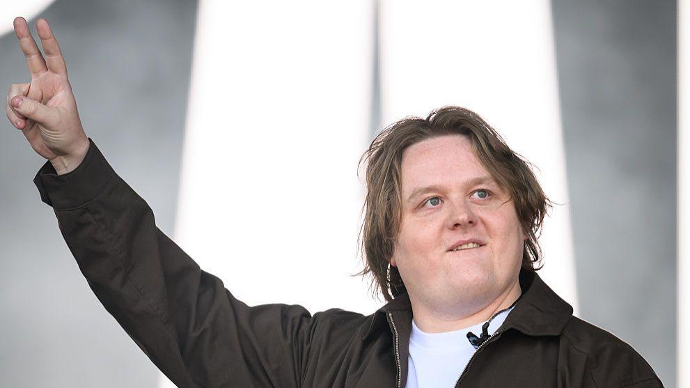Lewis Capaldi makes emotional return to Glastonburys main stage 