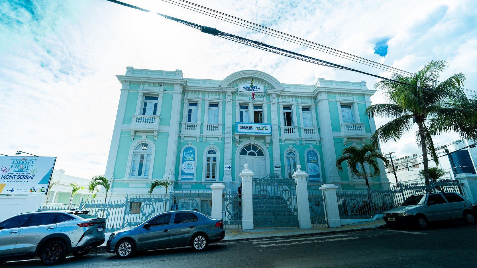Faxada do hospital, um casarão antigo em Salvador.