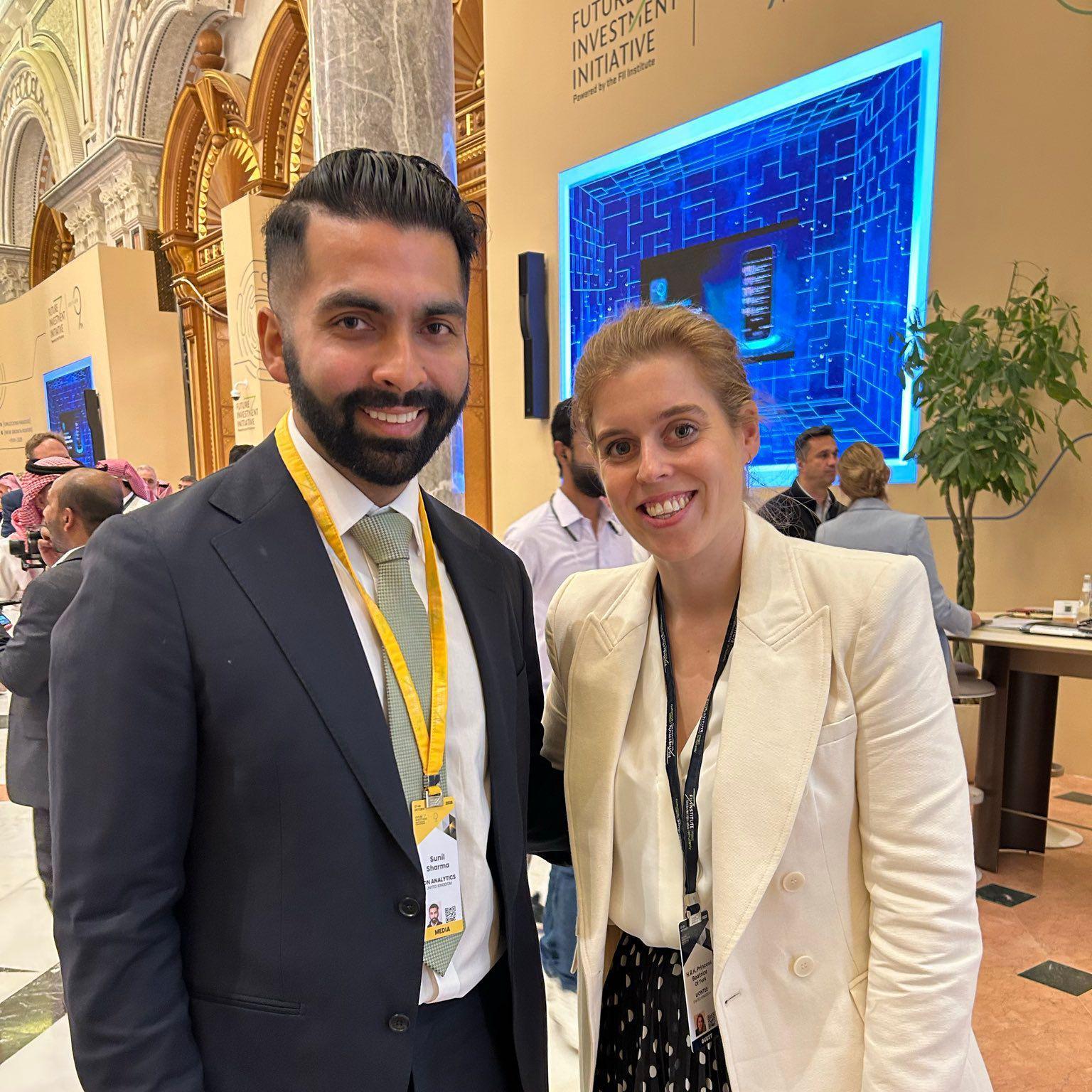 بیٹریس سعودی عرب میں ایک سرمایہ کاری سمٹ میں دیکھی گئیں۔