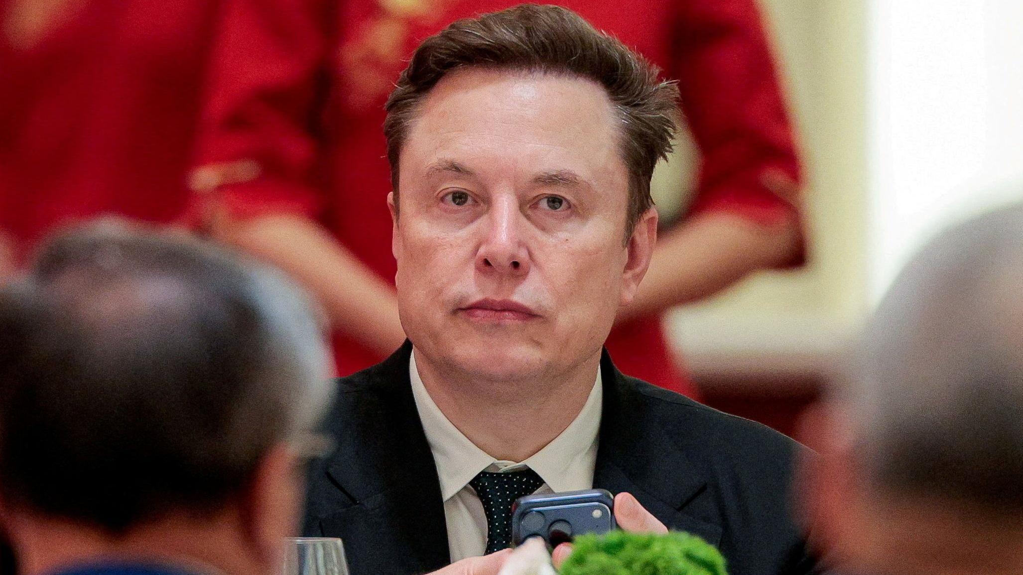 SpaceX says its worth $1.75tn as it nears stock market debut