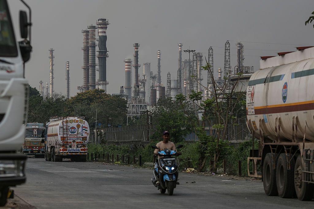 La refinería de petróleo operada por Bharat Petroleum Corp. Ltd, en Bombay, India