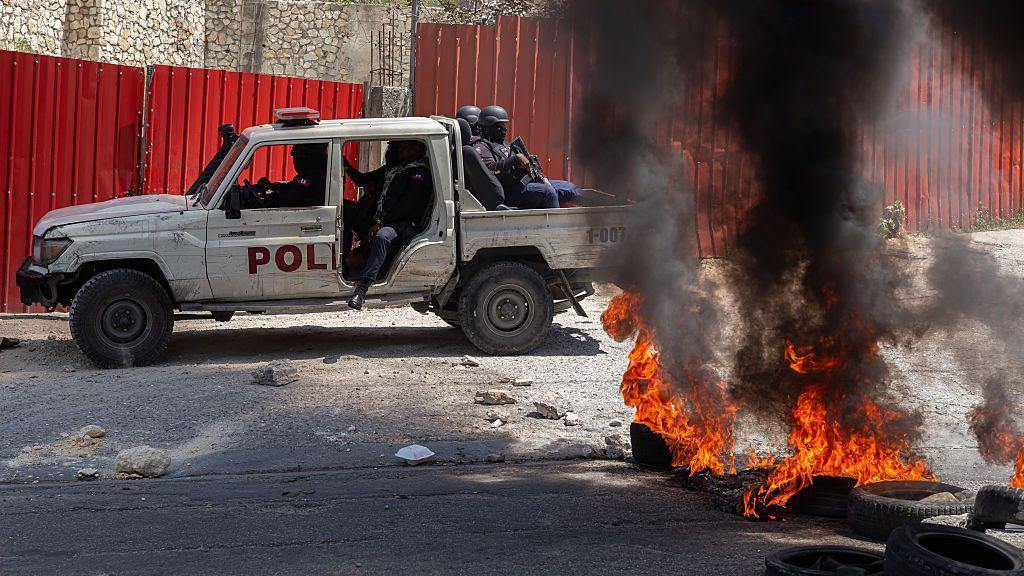 Vehículo de policía y fuego