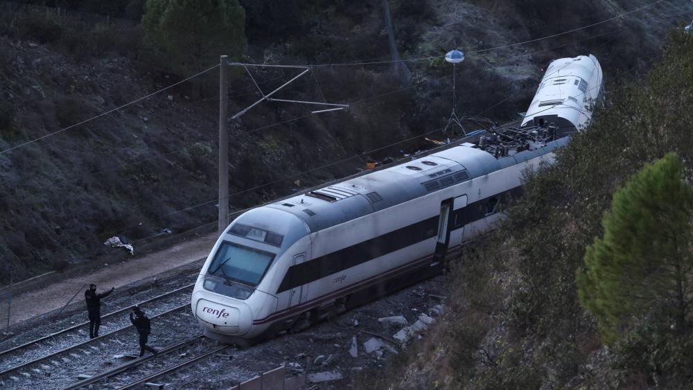 High-speed train collision in Spain kills at least 39