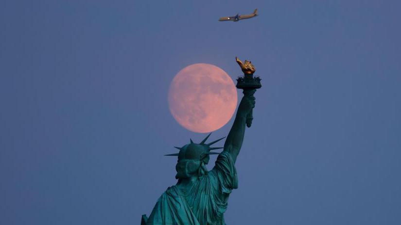 US could ask foreign tourists for five-year social media history before entry