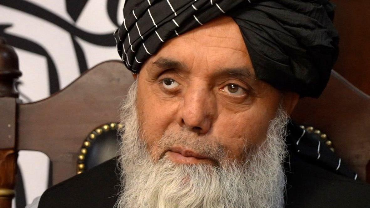 Divorce, smartphones and control - BBC sees how Taliban run Afghanistan