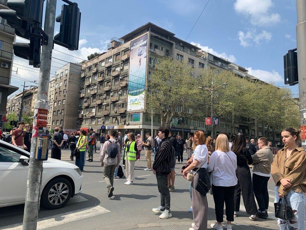 Šesnaest minuta ćutanja ispred Pravnog fakulteta 