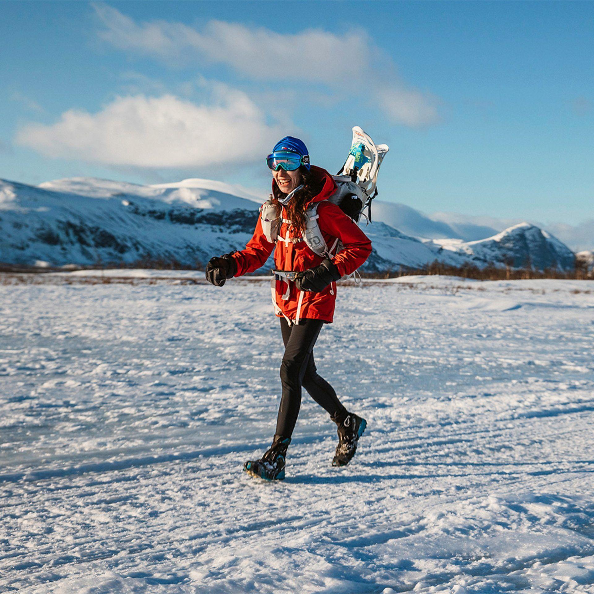 Ioana Barbu con su equipo en la nieve.