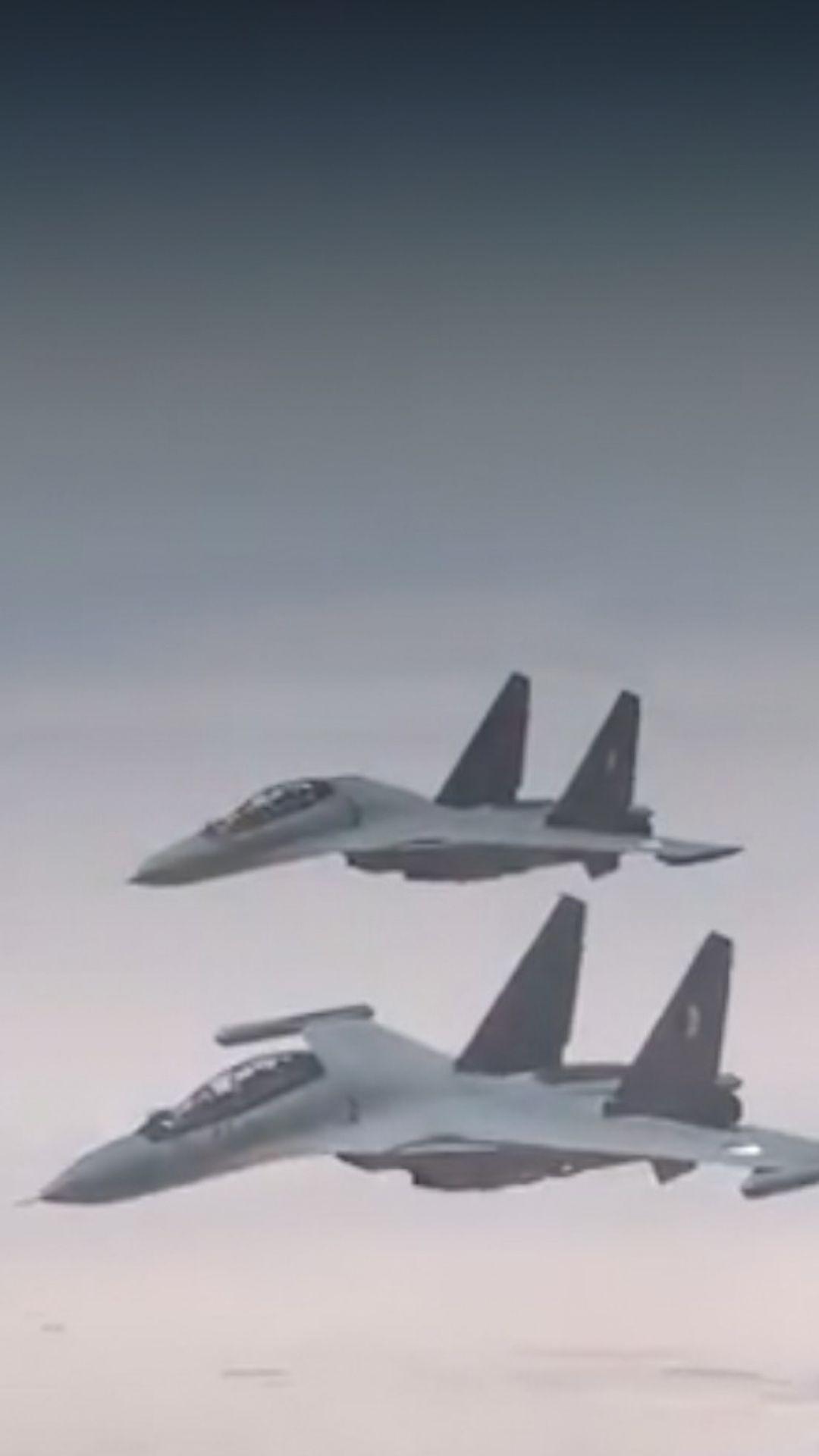 مقاتلات جزائرية ترافق طائرة البابا 