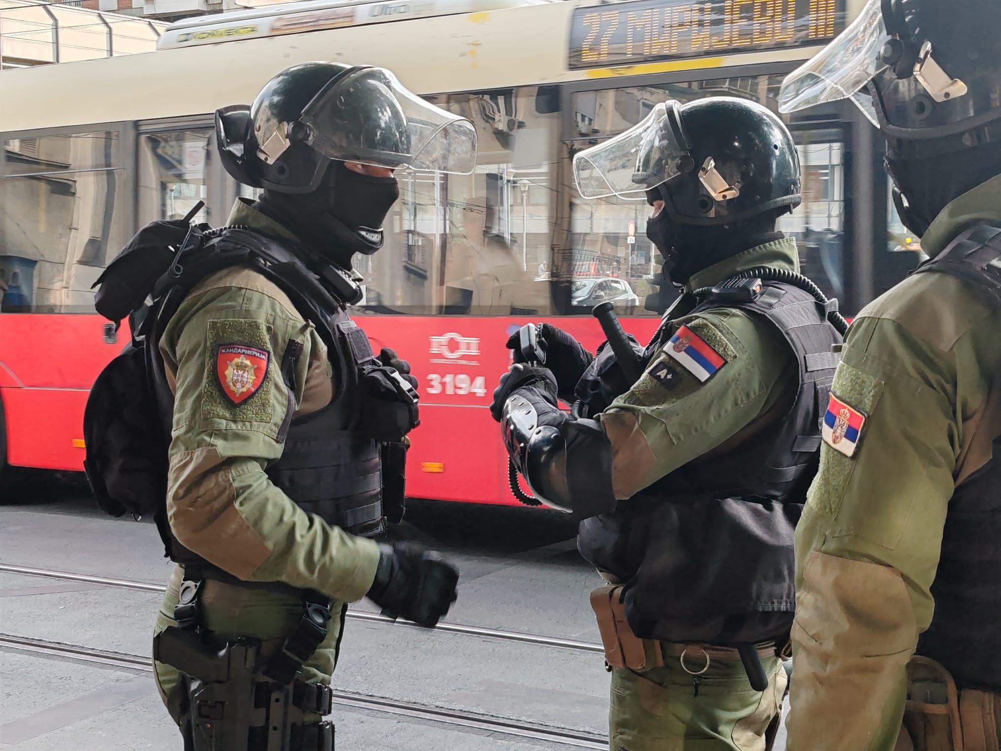 Policija u ulici Kraljice Marije