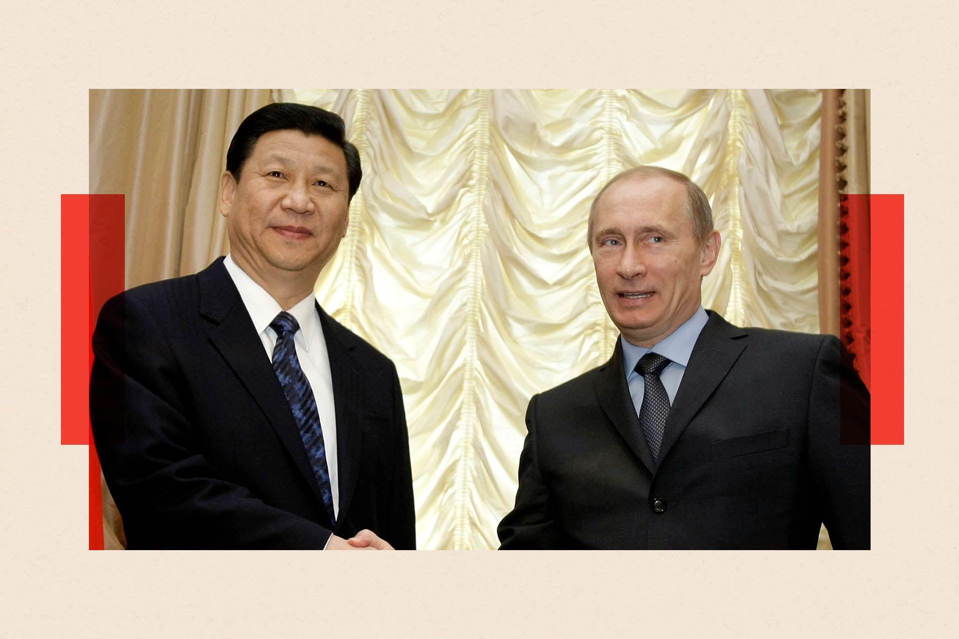 El primer ministro ruso Vladimir Putin (derecha) estrecha la mano de Xi Jinping en Moscú en 2010.
