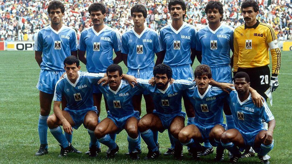 منتخب العراق بالقميص الأزرق عام 1986 في المكسيك