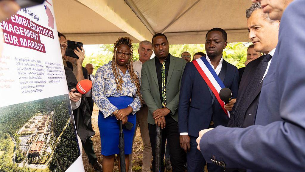 El ministro de Justicia francés, Gerald Darmanin, presentó un proyecto para construir una nueva prisión de alta seguridad de 500 plazas en Saint-Laurent-du-Maroni, en plena Amazonía.