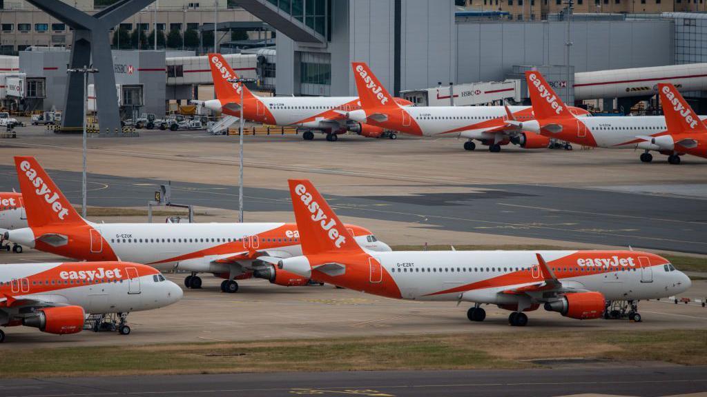 Hundreds of Heathrow and Gatwick flights delayed due to thunderstorms