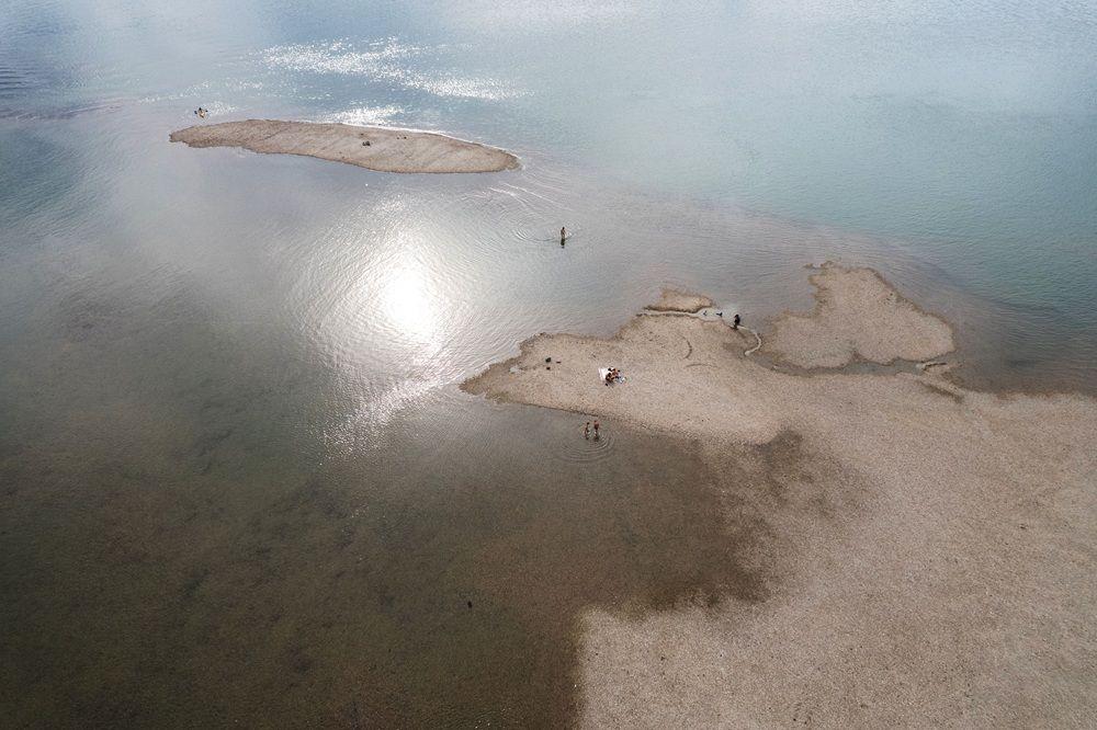 Veliki Dunav trenutno kao potok - u fotografijama 8 nizak vodostaj dunava u Mađarskoj, dunav, vodostaj dunava, nivo dunava