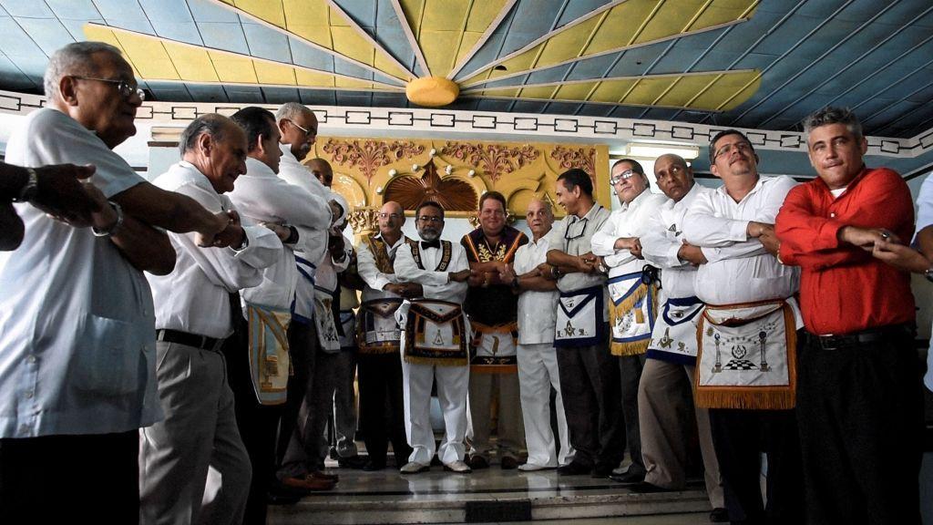 Masones en una logia de Cuba.
