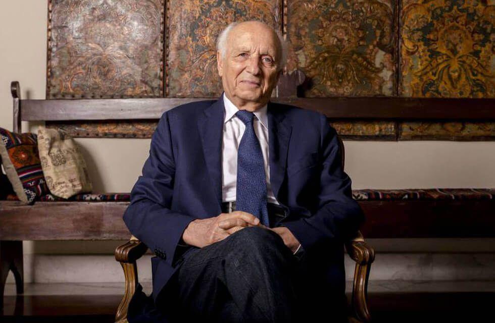 Ricupero posa para foto