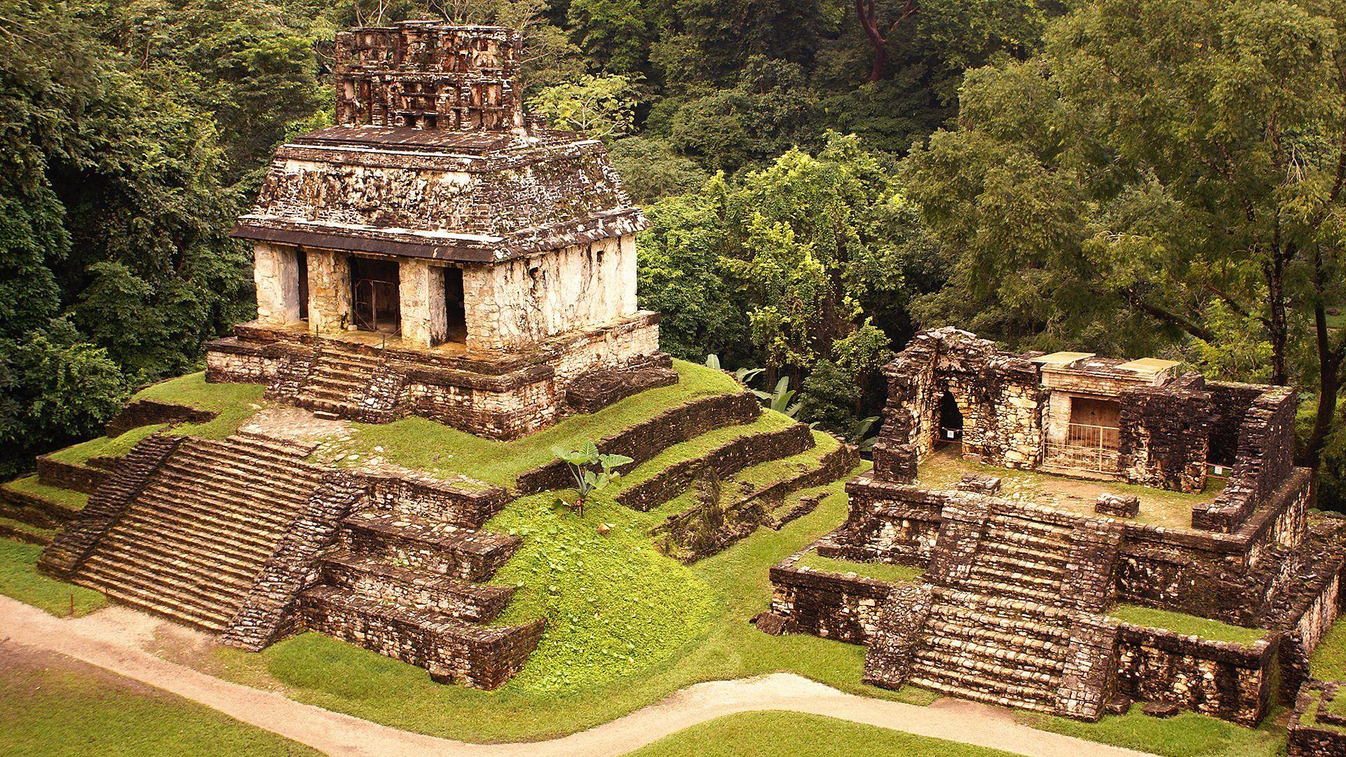Ruinas de templos mayas en México