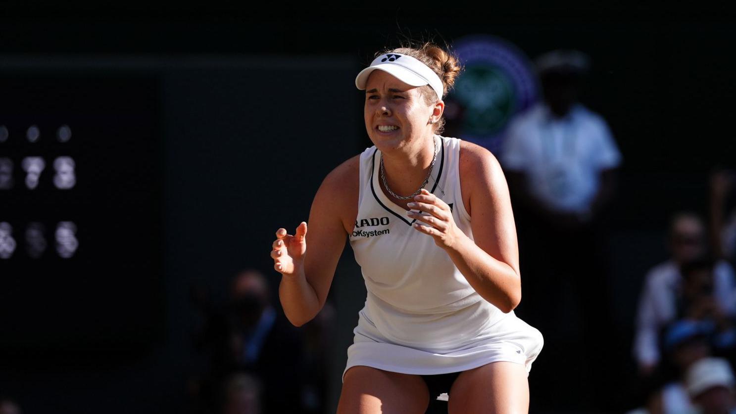 Noskova holds off extraordinary Muchova fightback to win Wimbledon