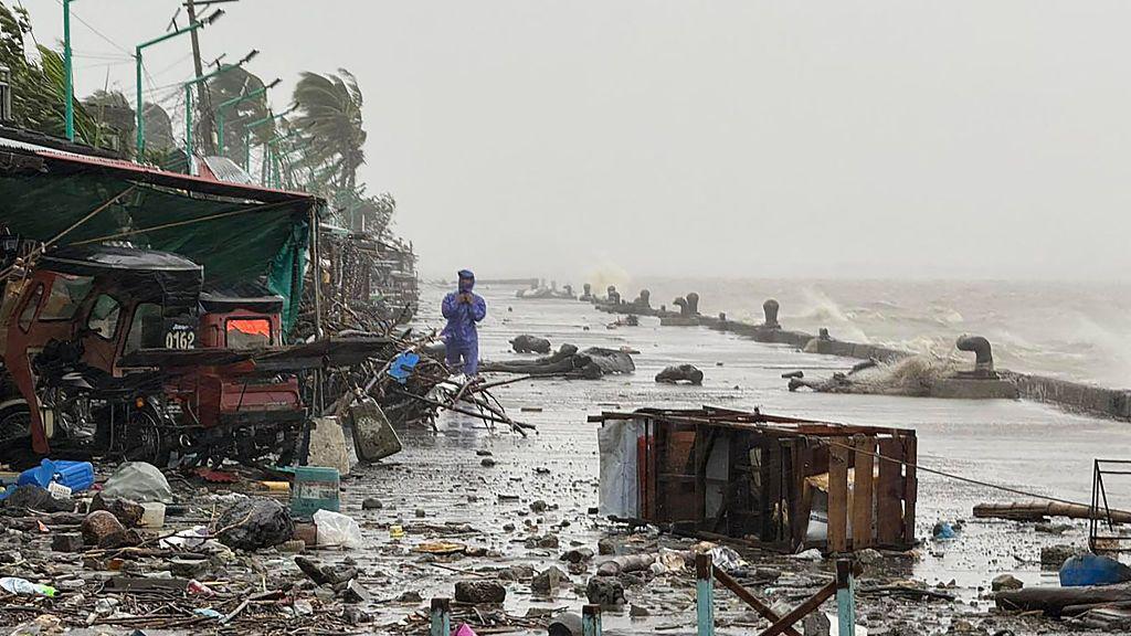 Više od 10.000 ljudi je evakuisano na Filipinima