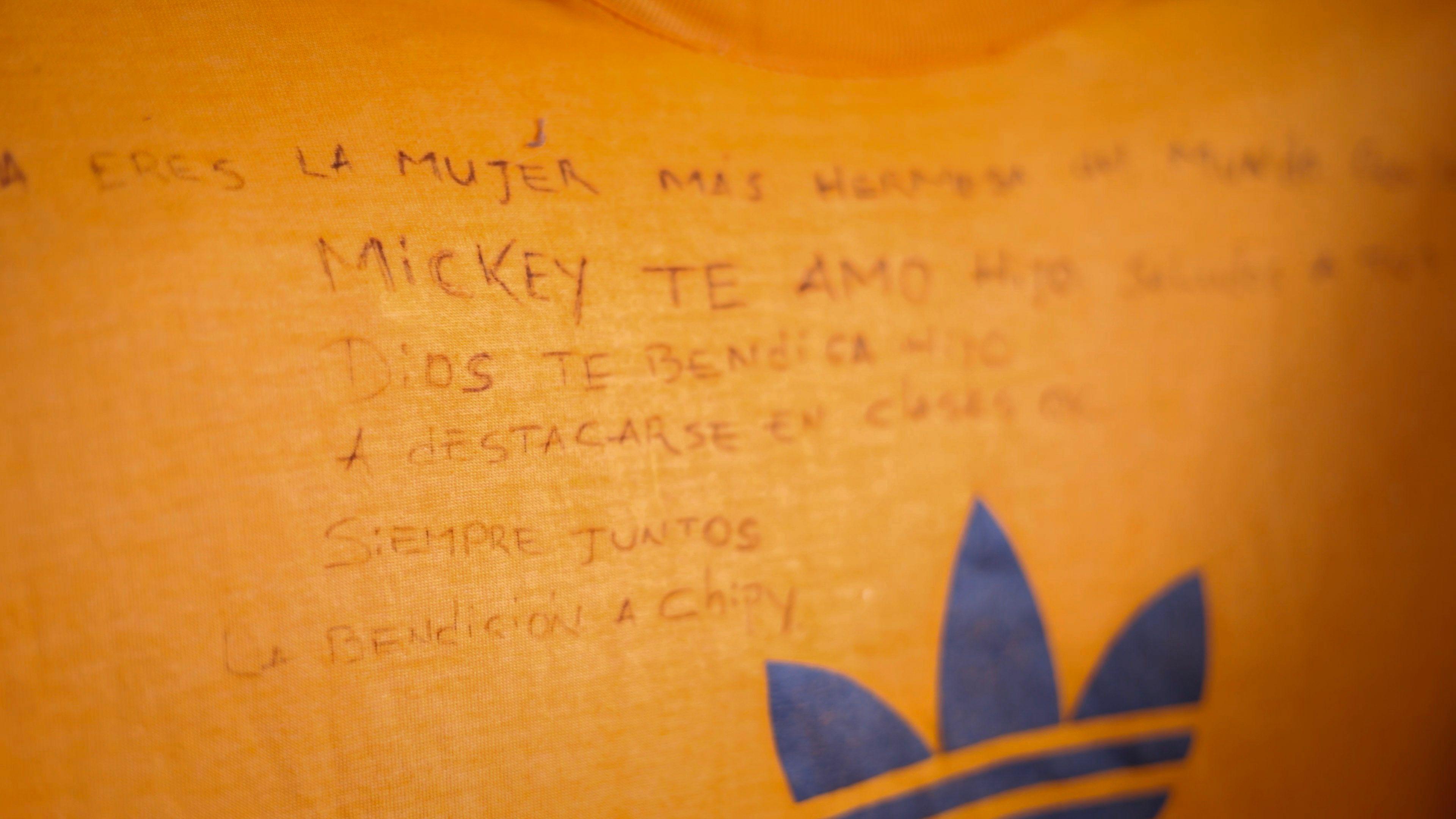 Skrivena poruka na majici zatvorenika Anhela Godoja za njegovu porodicu