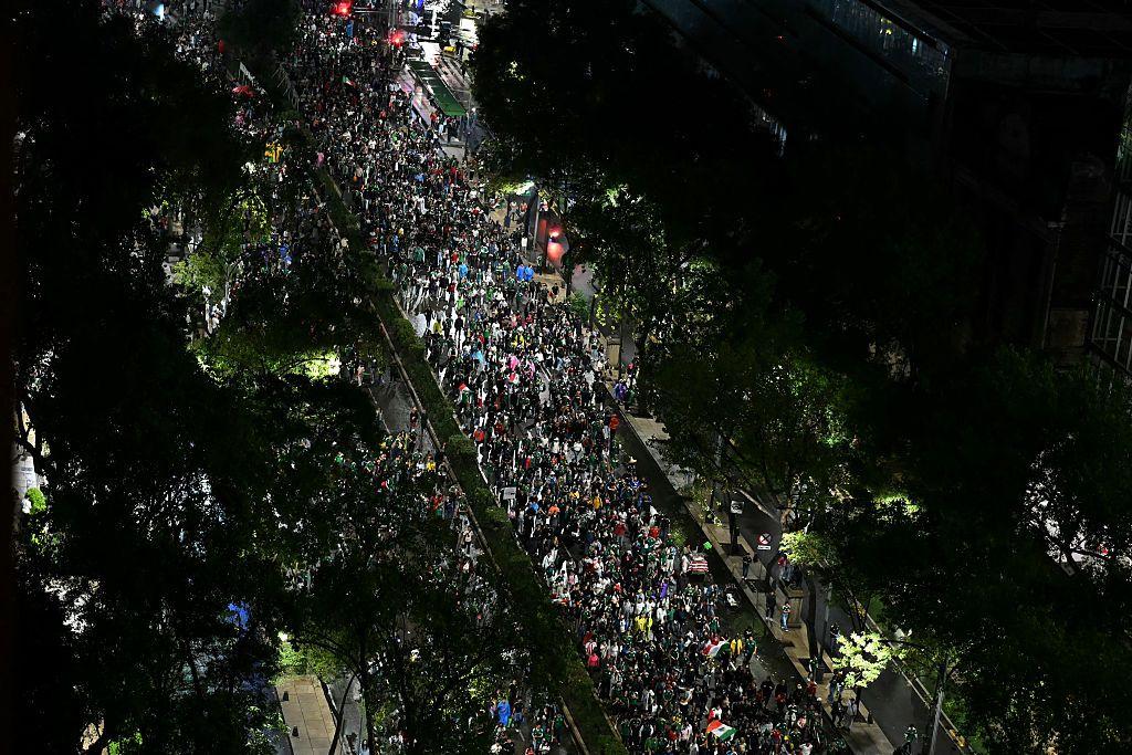 Imagen aérea de los festejos en la avenida Reforma, en Ciudad de México