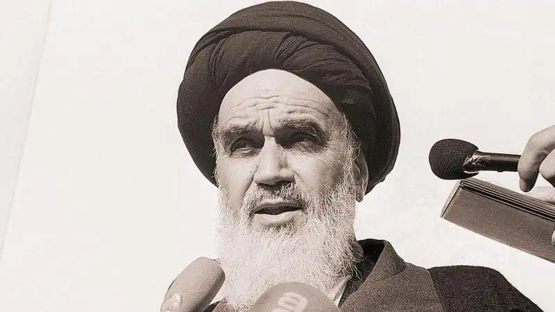 آیت اللہ روح اللہ خمینی 