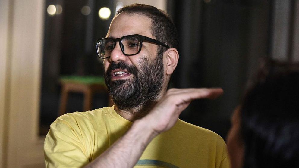 Egyptian dissident sorry for tweets as Tories push for deportation from UK