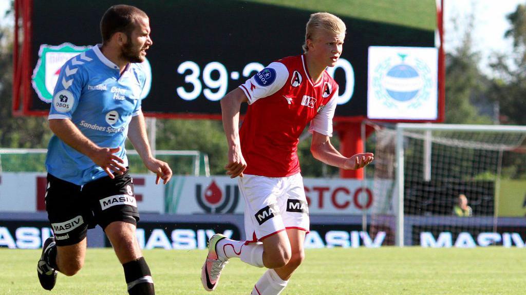 Haland je debitovao za norveški klub Brun dok je još bio tinejdžer 2016.