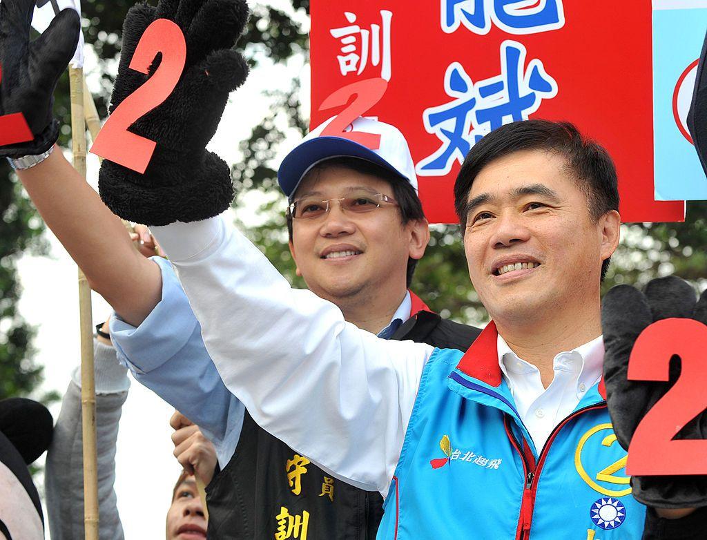 前台北市長郝龍斌競選照片。