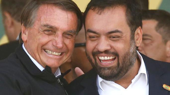 Castro junto al expresidente de Brasil, Jair Bolsonaro.