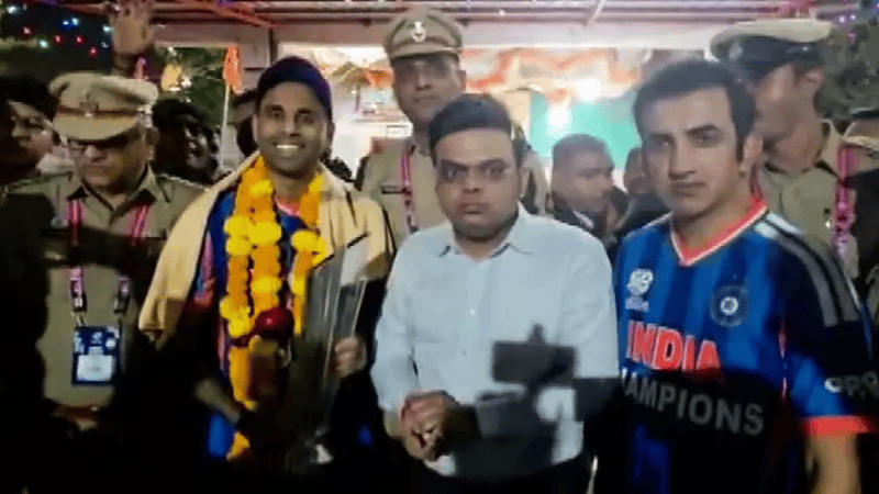 মন্দিরে সূর্যকুমার ইয়াদভ, জয় শাহ ও গৌতম গম্ভীর