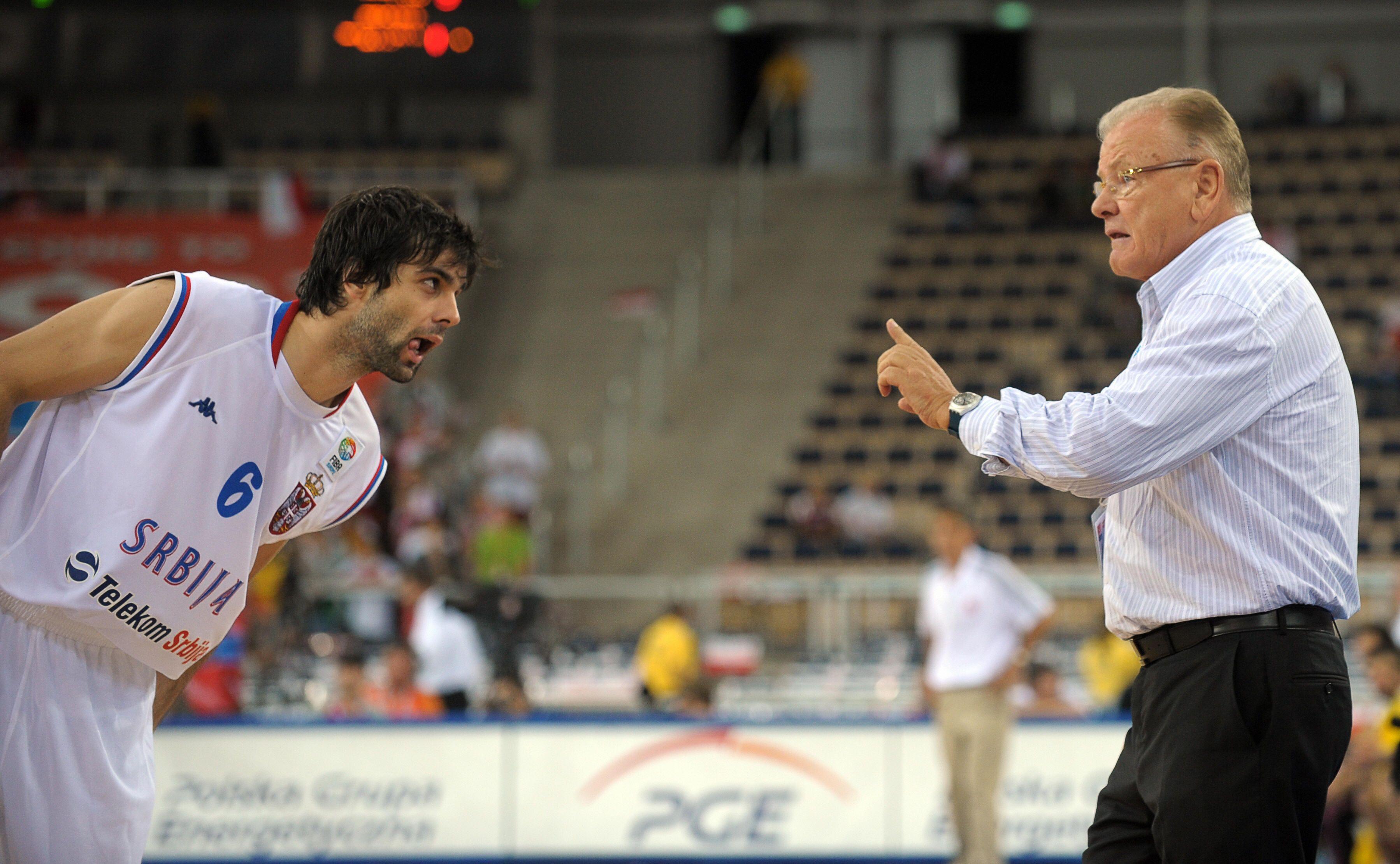 Teodosić i trener Dušan Ivković tokom meča Srbije protiv Turske 2009.
