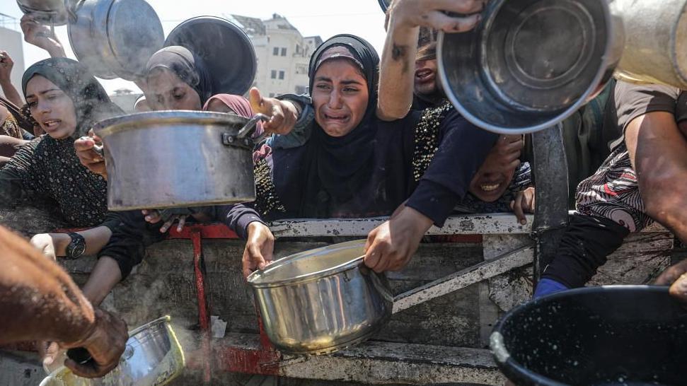 The secret system Hamas uses to pay government salaries