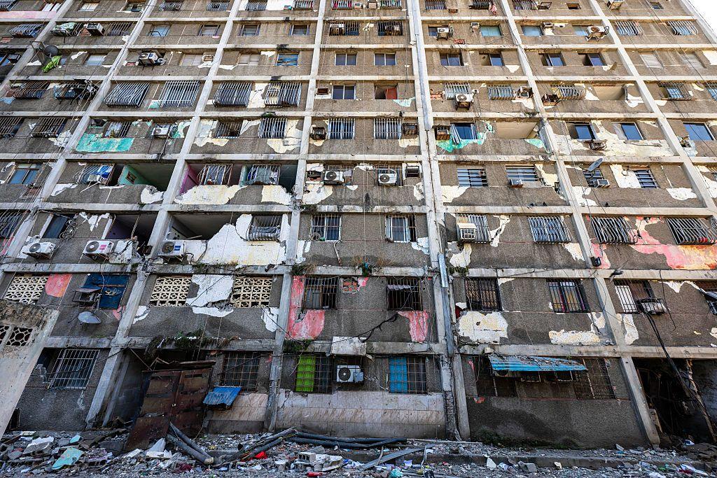 Un edificio medio derruido por los terremotos que golpearon a Venezuela el 24 de junio de 2026.