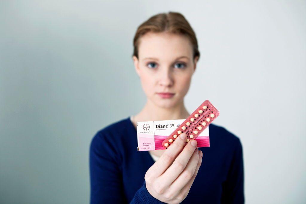 ديان ٣٥، دواء لمنع الحمل، يوصف للعديد من النساء كدواء لحب الشباب. 