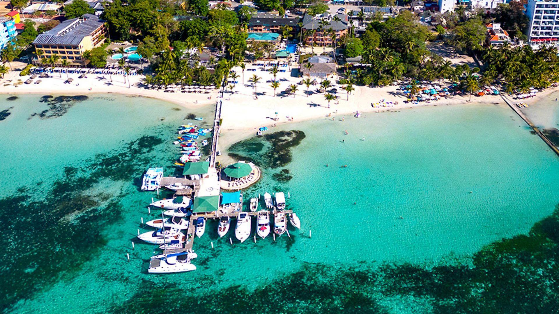 La playa Boca Chica es solo una de las playas más codiciadas de República Dominicana.