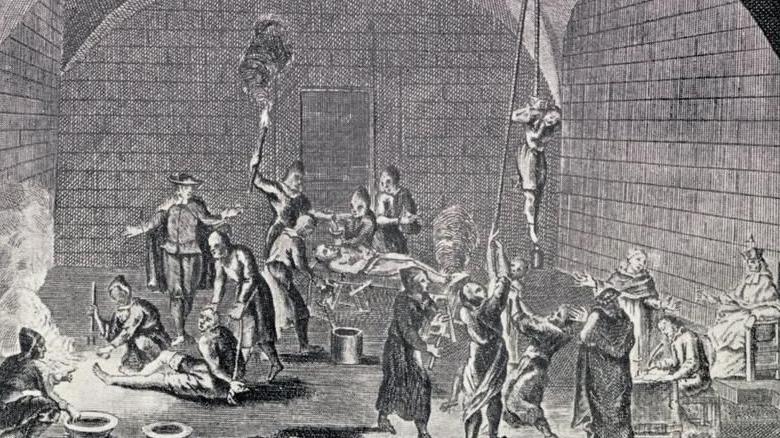 رسم توضيحي لأشخاص يُعذبون