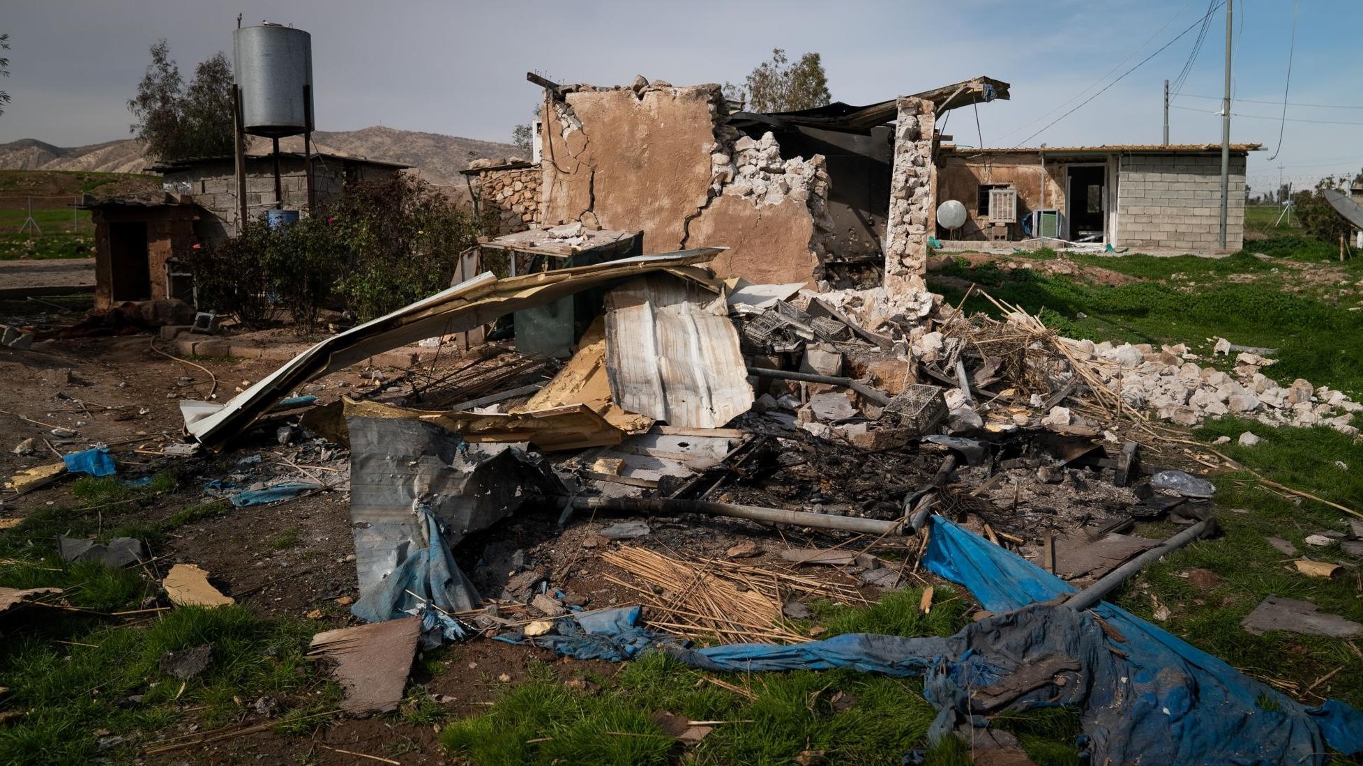 El resultado de un ataque iraní contra un edificio utilizado por un grupo de oposición kurdo iraní, en el norte de Irak