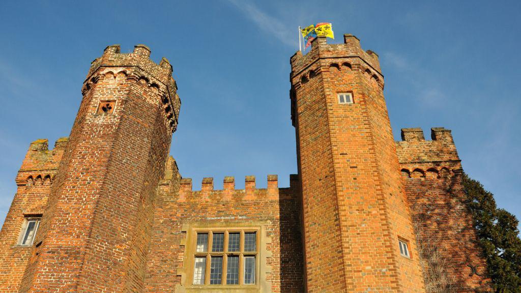 Pórtico del castillo