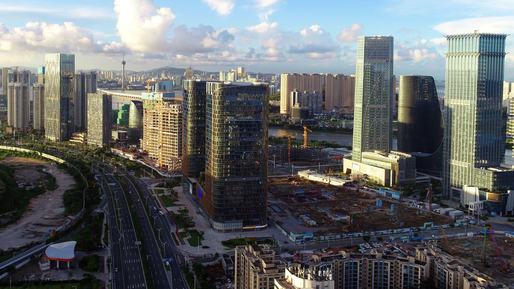 航拍珠海橫琴粵澳深度合作區市面的摩天高樓（2/9/2021）