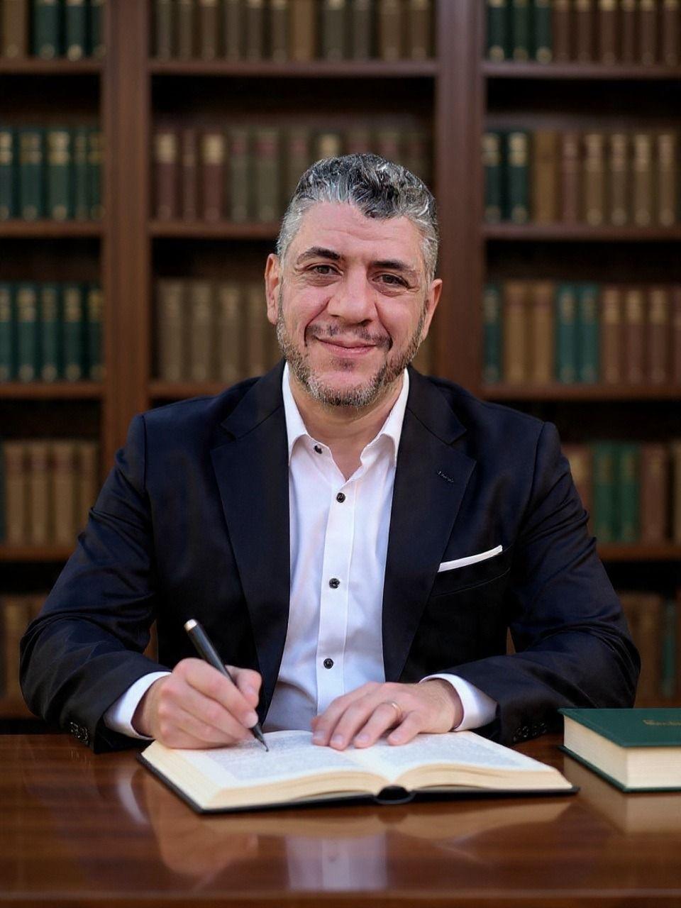 صورة للأديب المصري خالد الشيباني